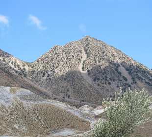 Skały koło wulkany