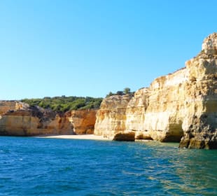 Küste Algarve vom Schnellboot aus