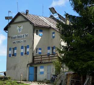 Blick auf die Hütte
