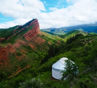 Jeti-Ögüz Rocks / Sieben Bullen