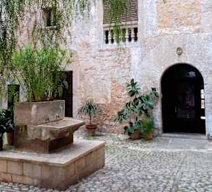 Casa Rectoral in Santañí / Santanyí