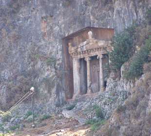 Grobowce w skałach w Fethiye