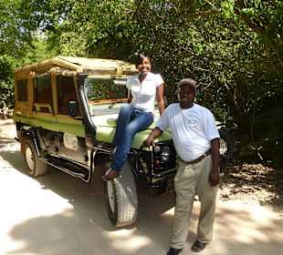 Fahrer und Effie, die Guest-Relations-Managerin