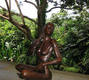 Mahé, Tom Bowers Sculpture Studio