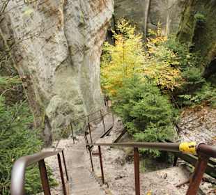 Schody w skalnym mieście