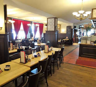 In den Gasträumen "Im Goldenen Ring"