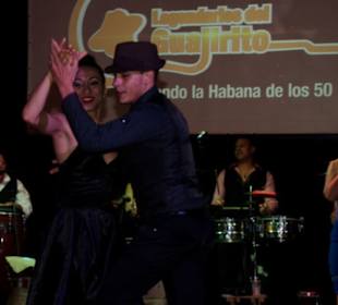 Showtanz auf der Bühne