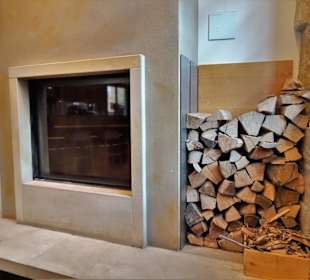 Kamin an der Bar des Eckerts