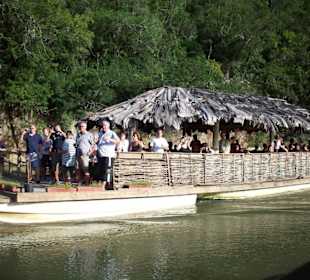 Truck Safari - Boote auf dem Rio Chavon