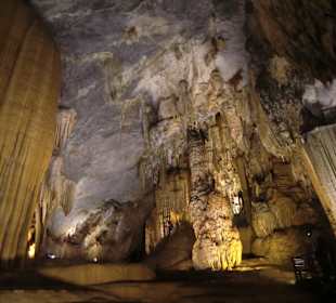 Weltgrößte Tropfsteinhöhle überwältigend