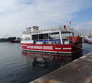 Das Schiff für die Rundfahrt