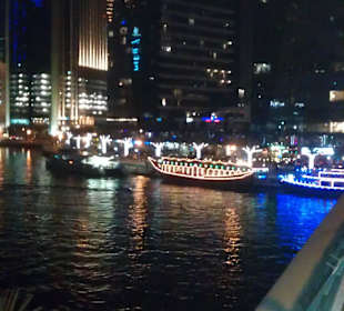 Dubai Marina am Abend