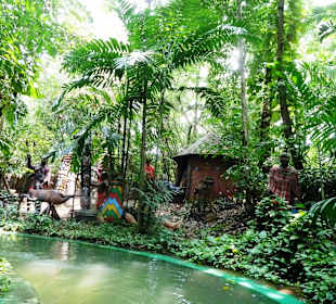 River cruise at Safari-World park