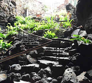 Treppe zum unterirdischen See