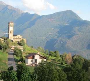 Peglio, Blick auf die Kirche