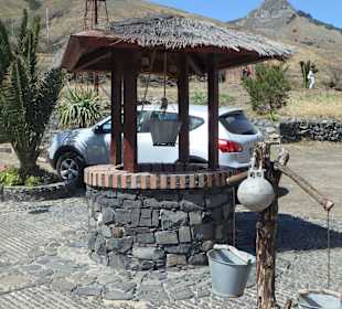 Alter Ziehbrunnen im Hof