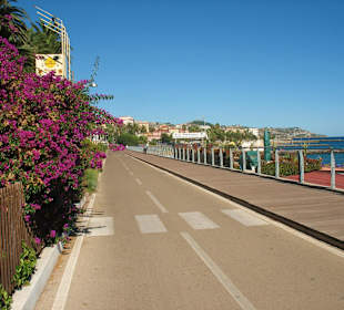 Fast immer am Meer entlang, mit Fußweg
