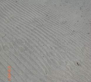 Ganz klares Wasser mit super feinem Sand!