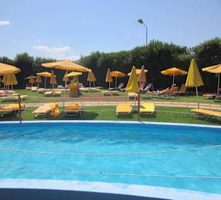 Lazy River und Liegen