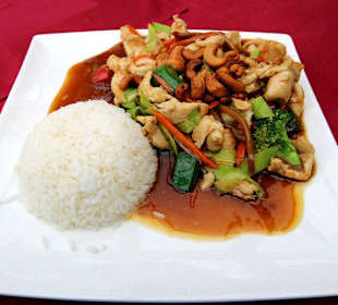 Hühnerfleisch mit 5 Kostbarkeiten