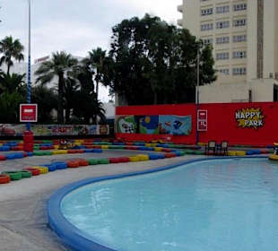 An der Einkaufsprommenade am Ende