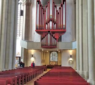 Blick in das Mittelschiff vom Altarraum aus