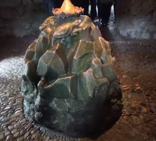 Asserspiele - Grotte - Krone