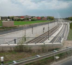 Tunneleinfahrt für Züge und S-Bahn