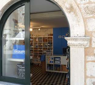 Die Läden haben meist bis 21 Uhr geöffnet.