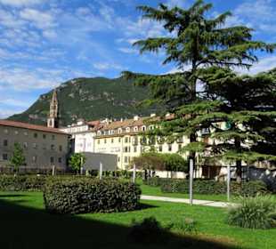 Rundgang durch den Kapuzinergarten Bozen