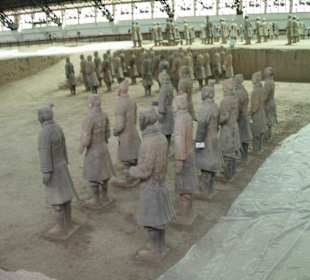 Krieger in der Reparaturwerkstatt