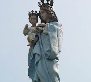 Kolumna z figurą Matki Boskiej