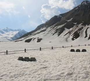 Georgische Heerstraße -Kreuzpass,Soldatenfriedhof