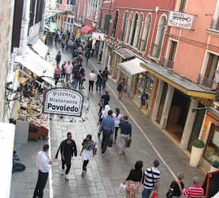 Zur Einkaufsstraße Lista di Spagna