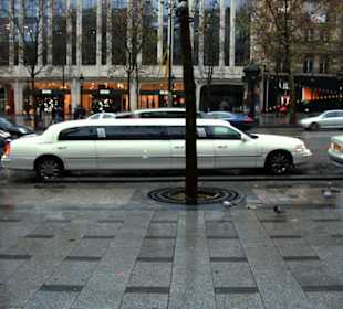 Champs Elysees: Im Regen, aber trotzdem schön