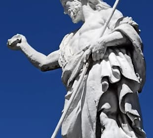 St.John am Eingangstor