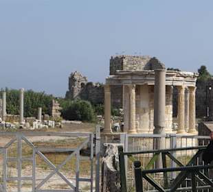 Upalnie ale warto zobaczyć Side