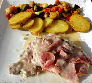 Saltimbocca mit Kartoffeln und Grillgemüse