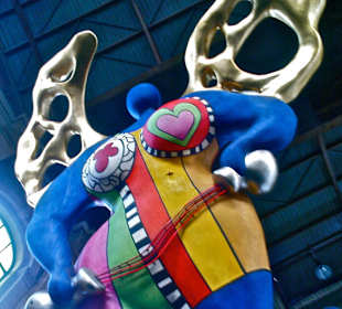 Trainstation Zürich - Nana-Niki de Saint Phalle