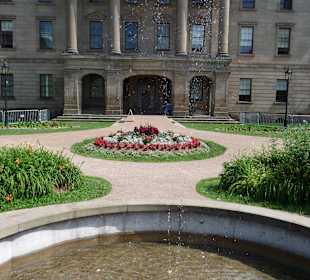 Das Province House von der Grafton St. gesehen