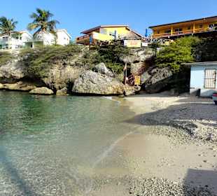 Über den Klippen die Bahia-Beach-Bar