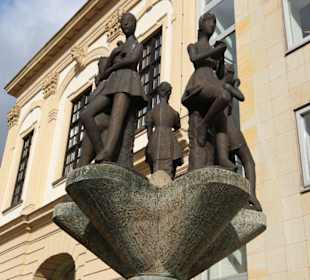 Skulptur die fünf Sinne