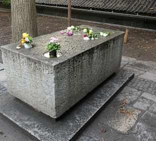 Das Grab von Walther von der Vogelweide ???