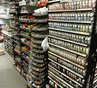 Hunderte von Farben und Lacken