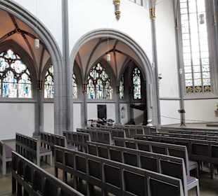 Bankreihen in der Antoniterkirche