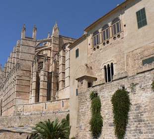 La Seu von hinten links