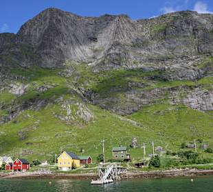 Kleine Siedlung am Kjerkfjord