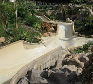 Eine der Wasserrutschen