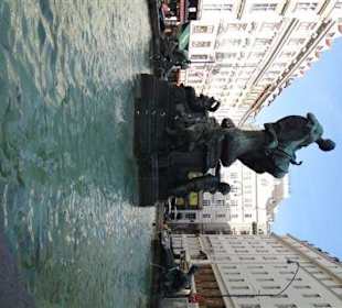 Donnerbrunnen am Neuen Markt