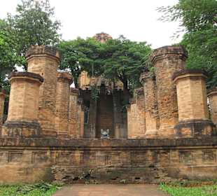Blick von unten auf die Chamtürme